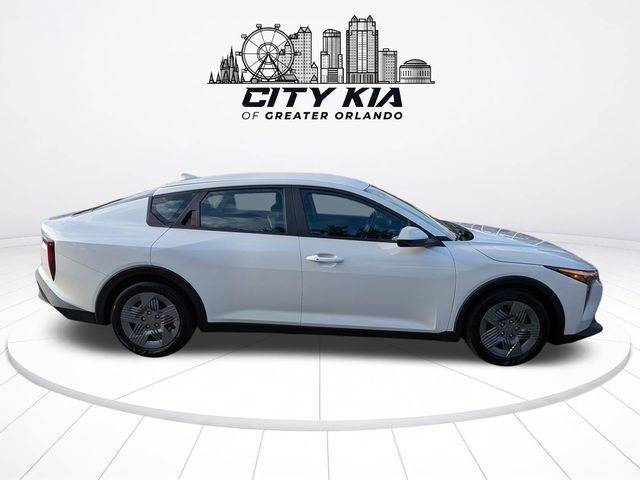 New 2026 Snow White Pearl Kia LX image 7