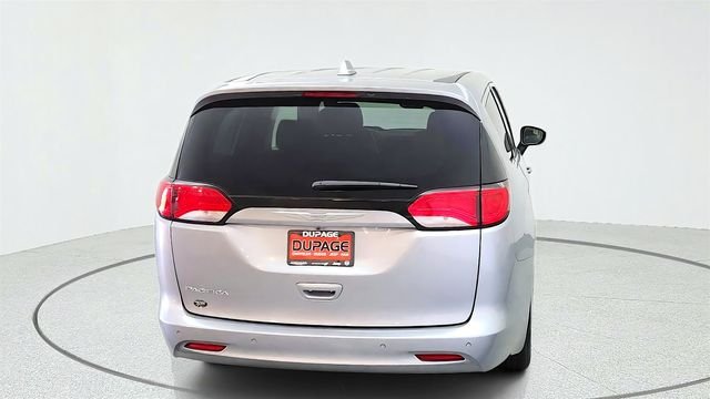 Used 2017 Silver Chrysler Touring image 10