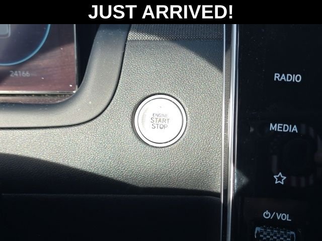 Certified Used 2023 Black Hyundai SEL image 15