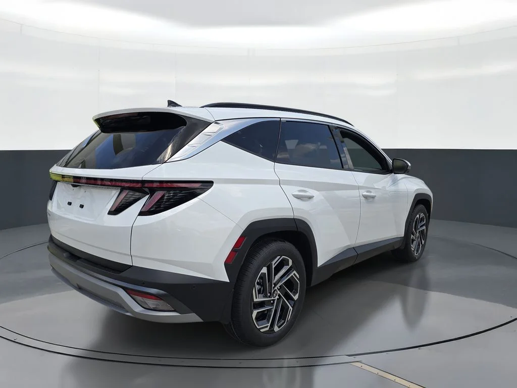 New 2026 White Hyundai SEL Plus image 3