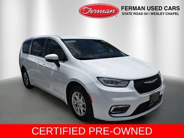 2023 Chrysler Pacifica Touring L's photo