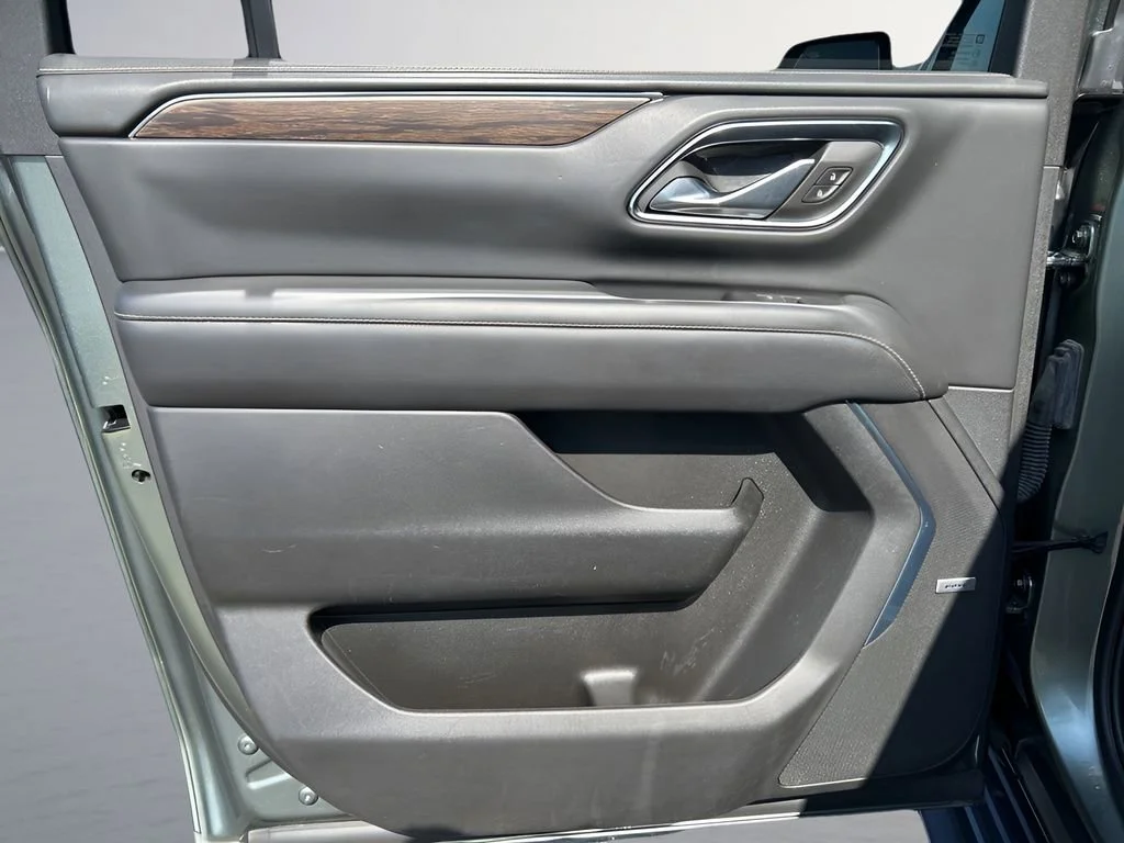 Used 2023 Silver Sage Metallic Chevrolet Premier image 28