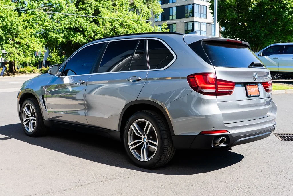 Used 2015 Gray BMW xDrive35d image 4