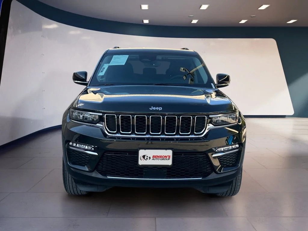Used 2023 Brown Jeep Limited image 8