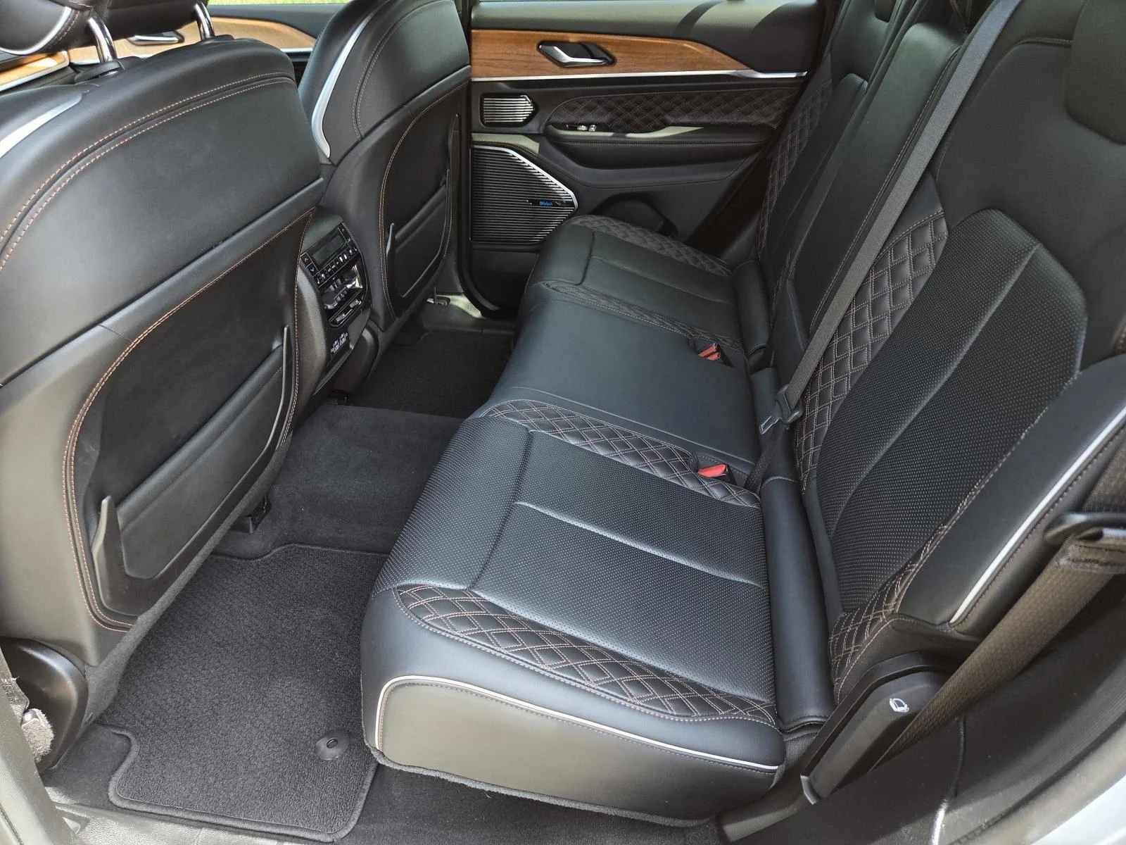 Used 2022 Silver Zynith Jeep Summit Reserve image 37