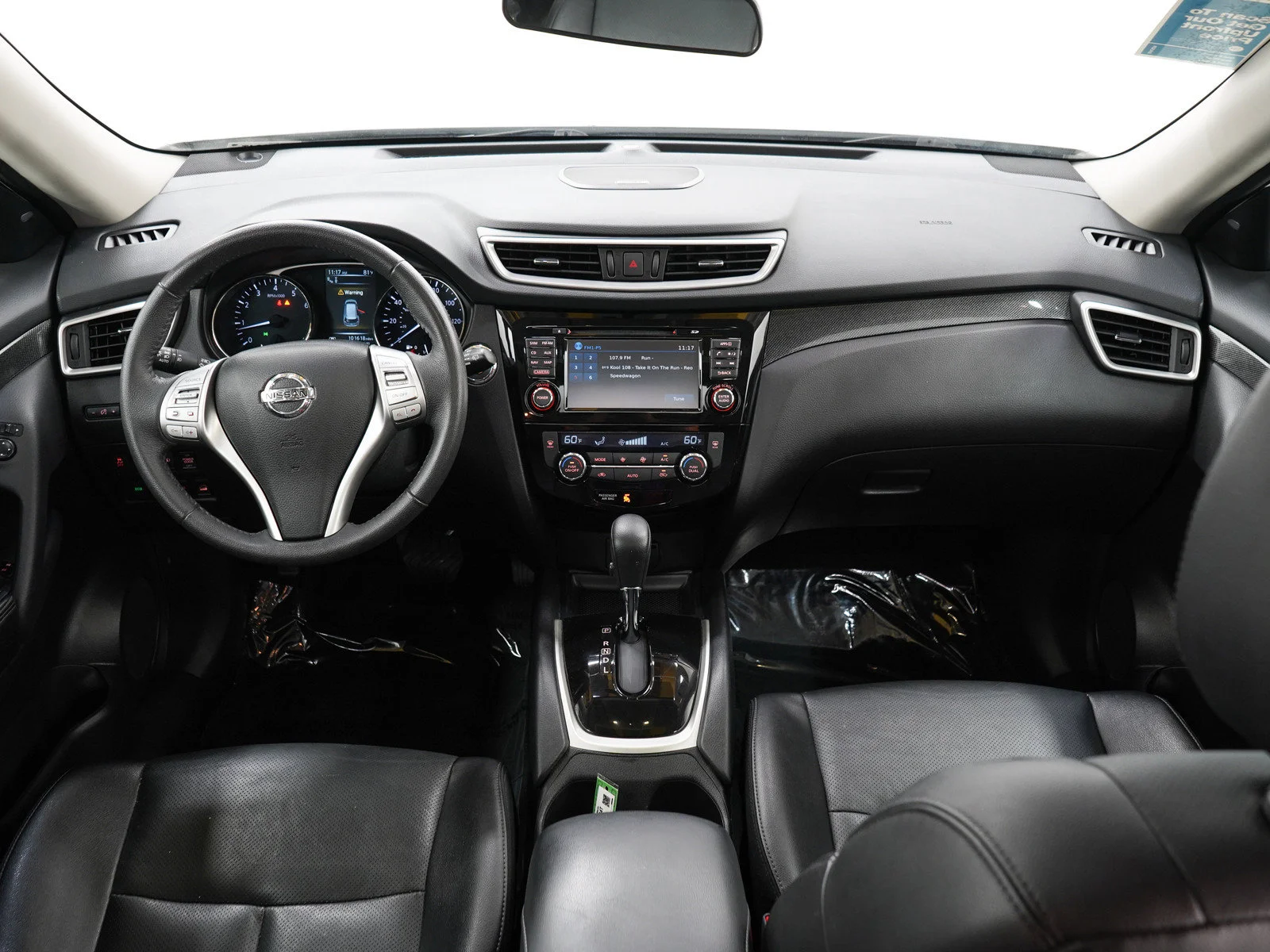 Used 2016 Pearl White Nissan SL image 15