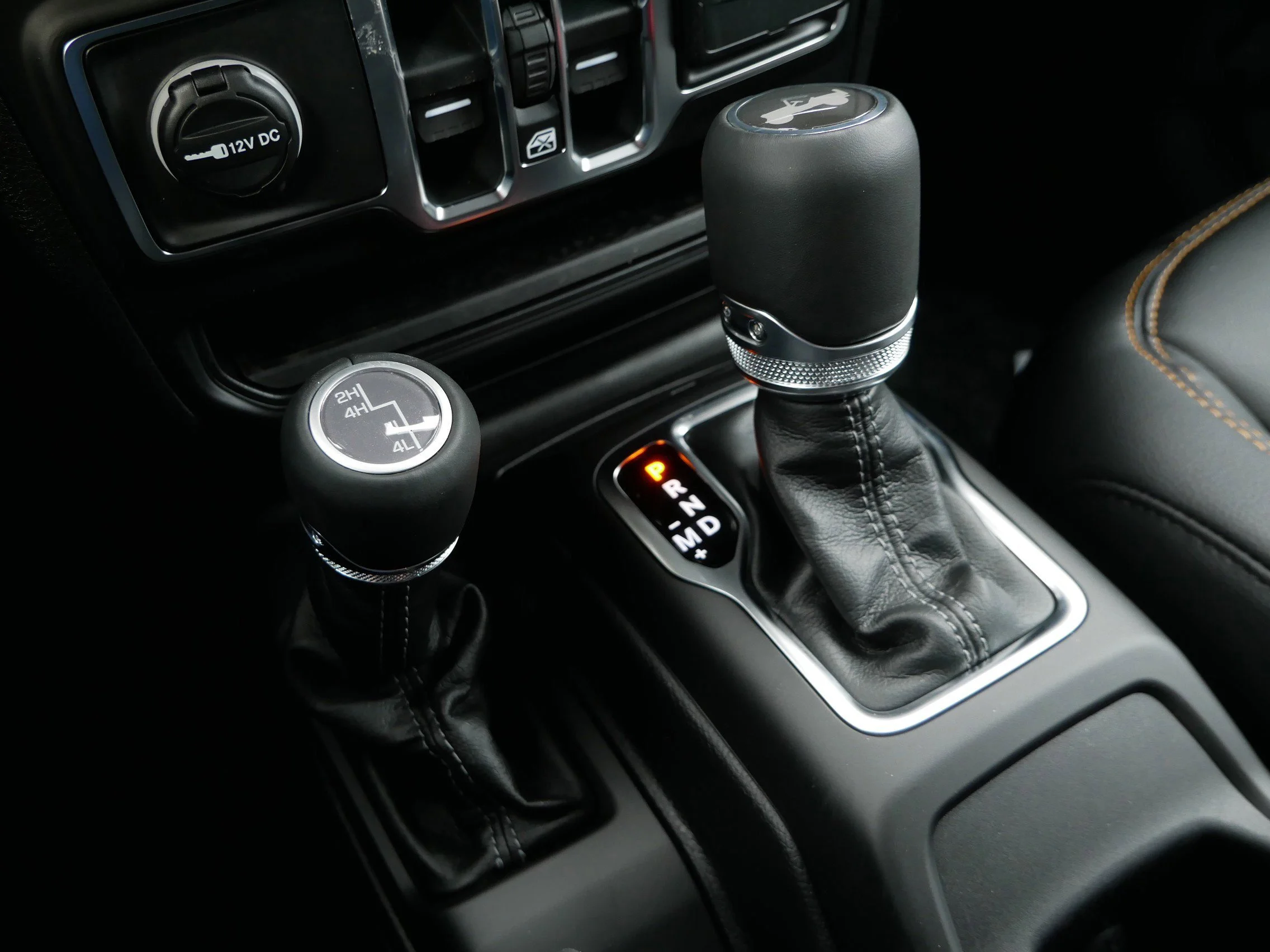 New 2026 Black Clear-Coat Exterior Paint Jeep Sahara image 19
