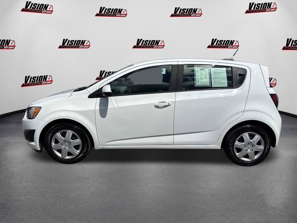 Used 2016 White Chevrolet LS image 8