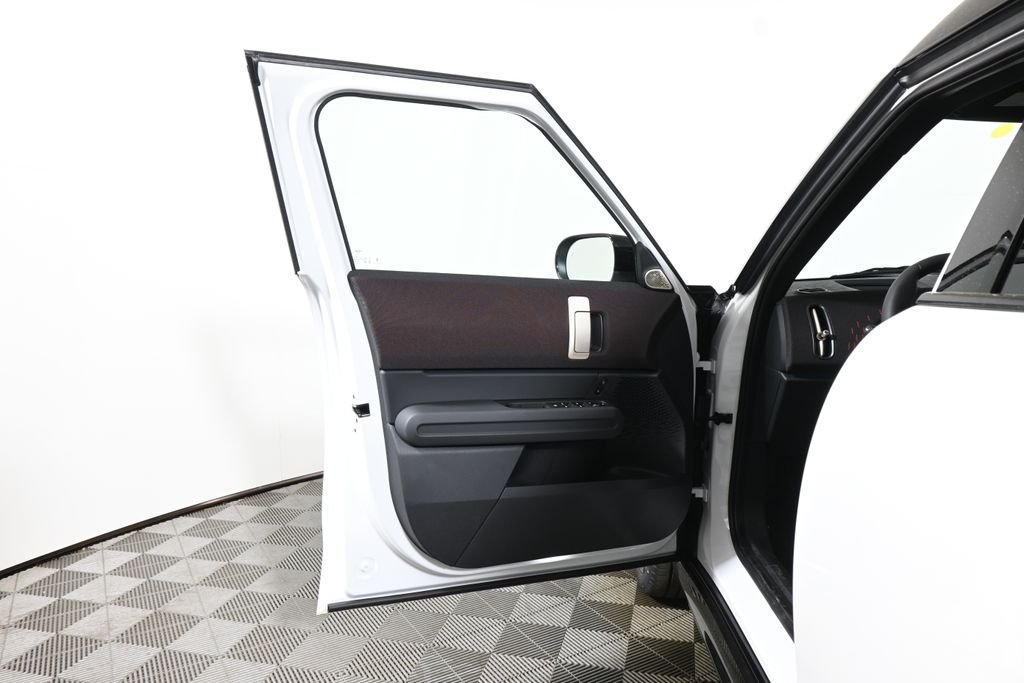 New 2027 White MINI Iconic image 28