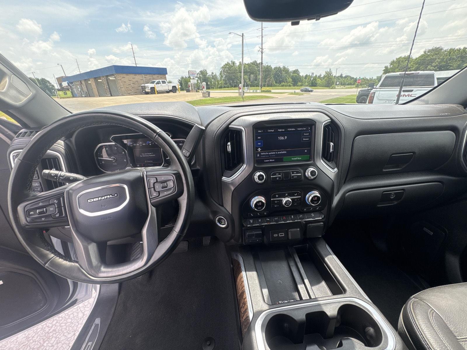 Used 2023 White Frost Tricoat GMC Denali image 19