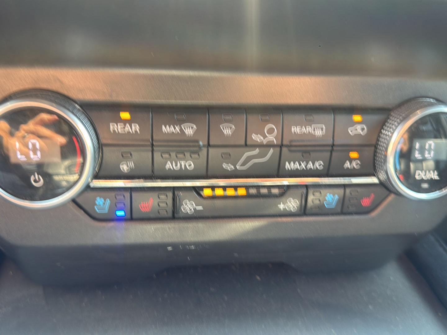Used 2019 Agate Black Ford XLT image 10