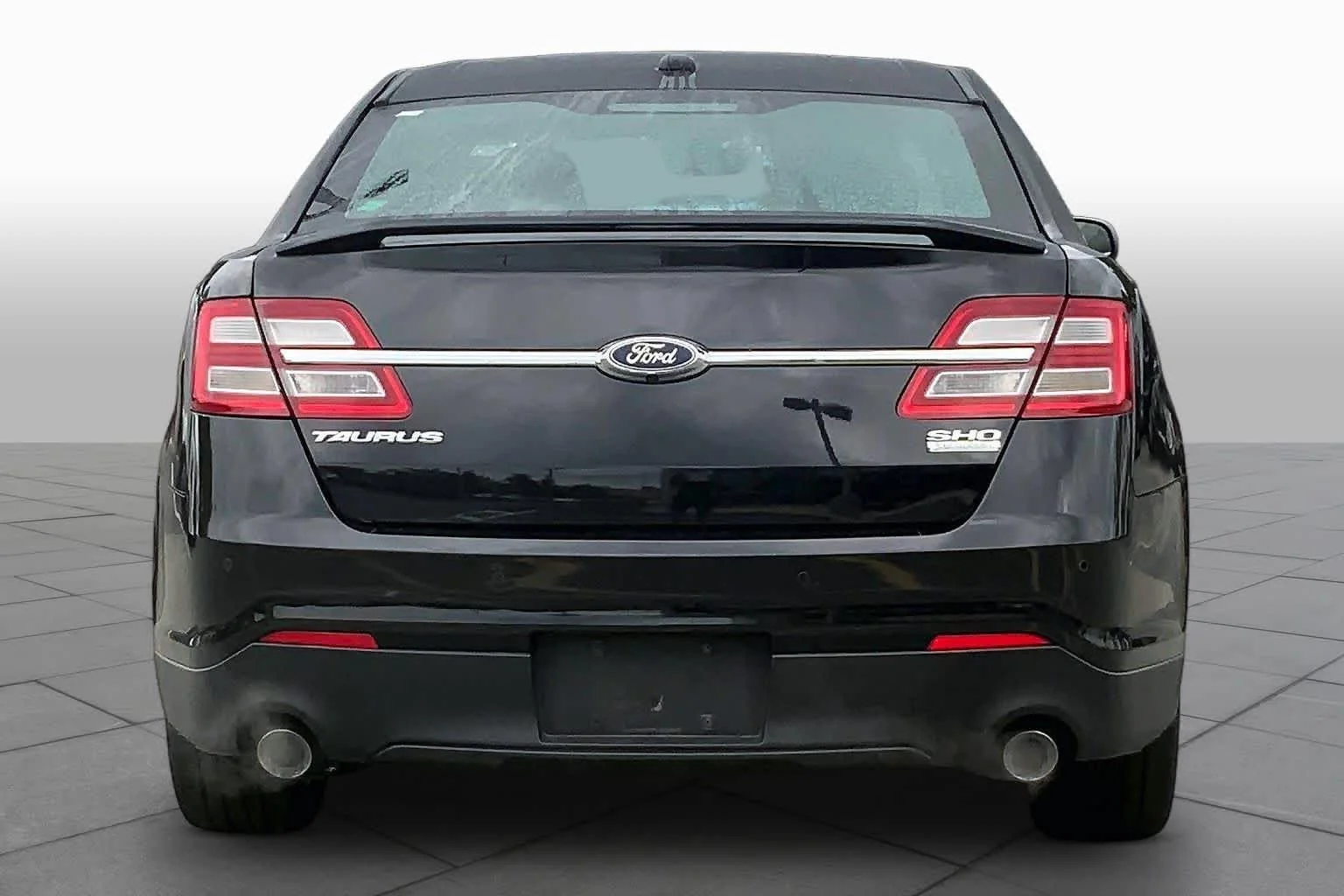 Pre-Owned 2019 Ford Taurus SHO