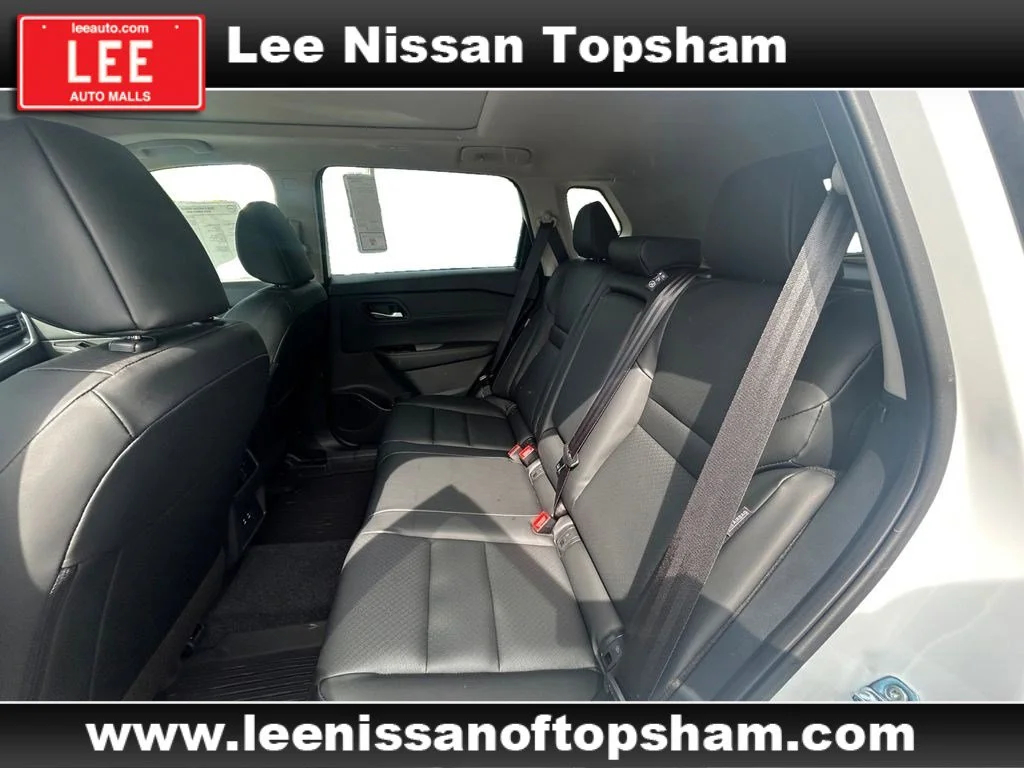 New 2026 Everest White Pearl Tricoat Nissan Dark Armor image 13