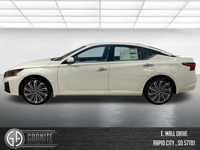 2025 Nissan Altima SL - Photo 8