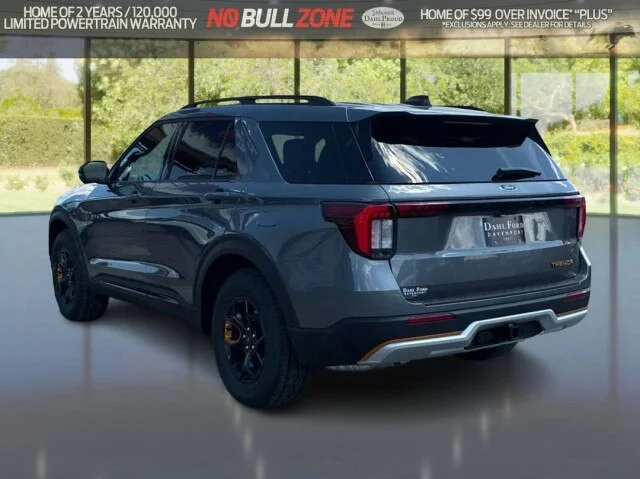 New 2026 Carbonized Gray Metallic Ford Tremor® image 27