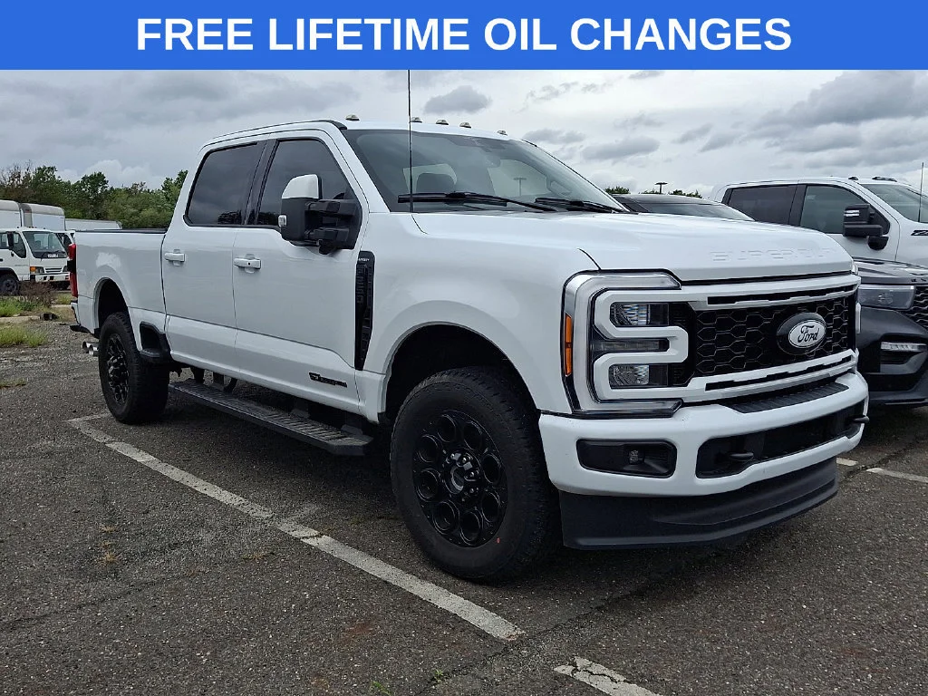 Used 2023 Oxford White Ford XL image 1