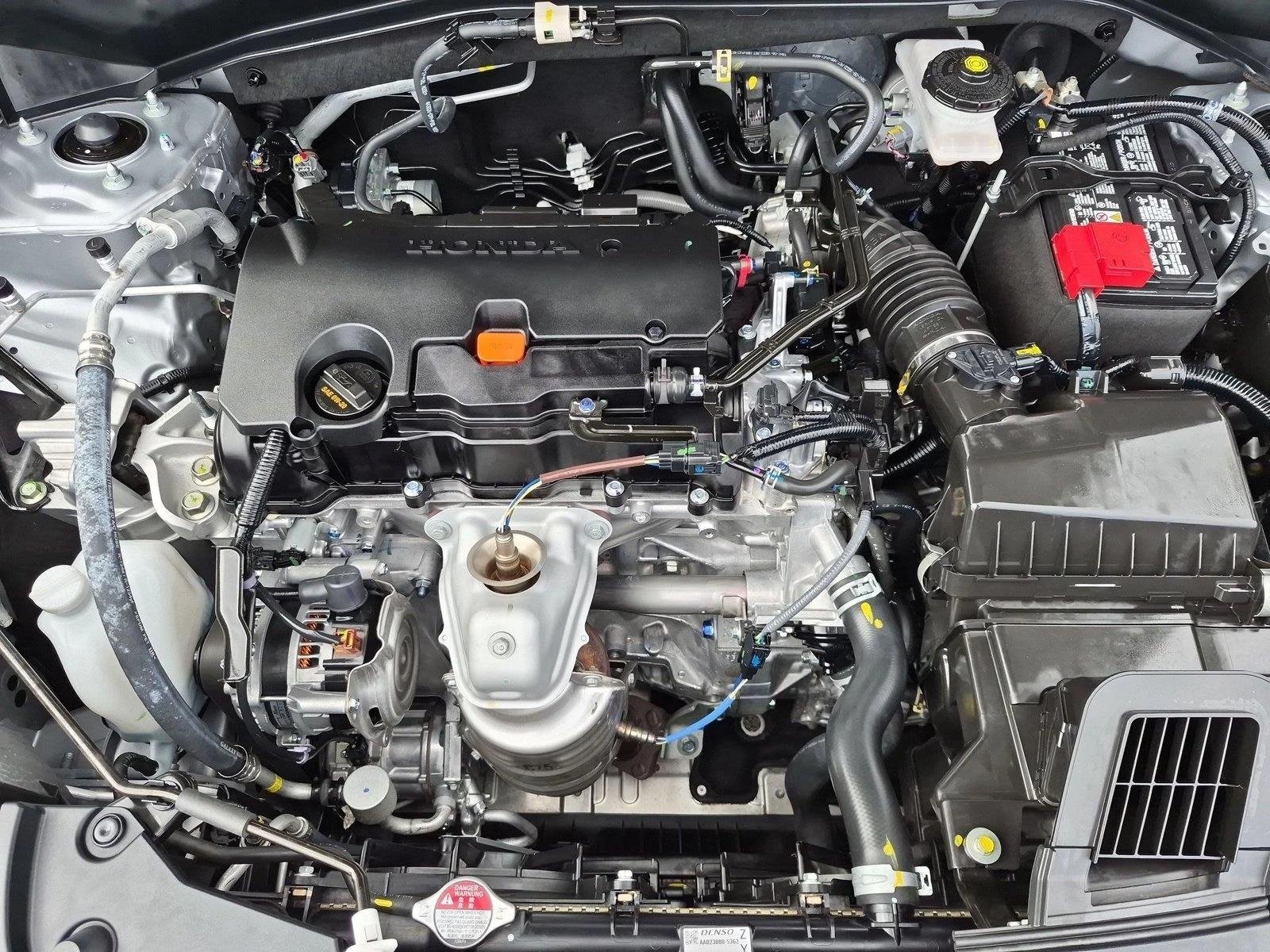 Used 2025 Silver Honda EX-L image 22