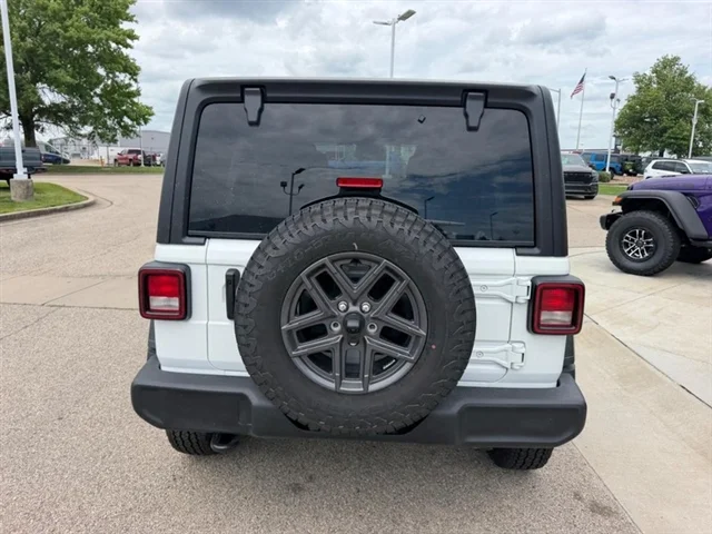 New 2026 Bright White Clearcoat Jeep Sport RHD image 5
