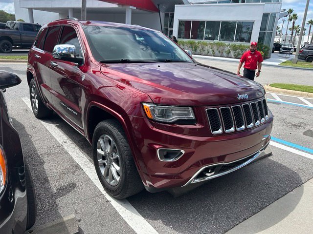 Used 2016 Velvet Jeep Overland image 2