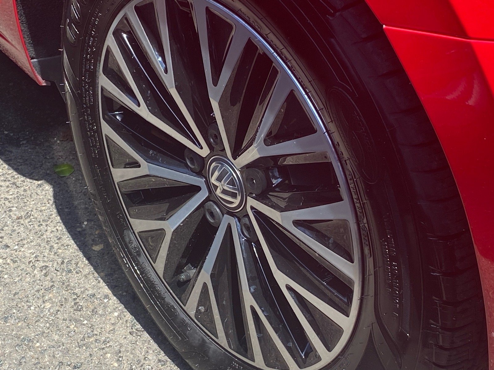 Used 2019 Red Volkswagen SEL image 20