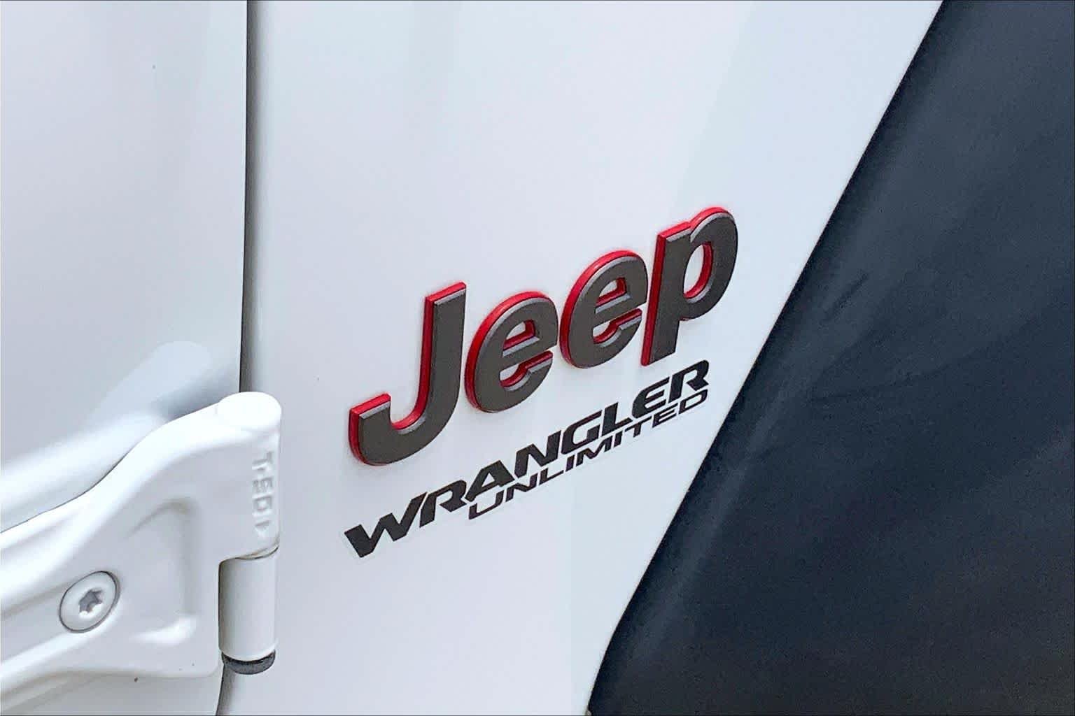 Used 2021 Bright White Clearcoat Jeep Unlimited Rubicon image 30