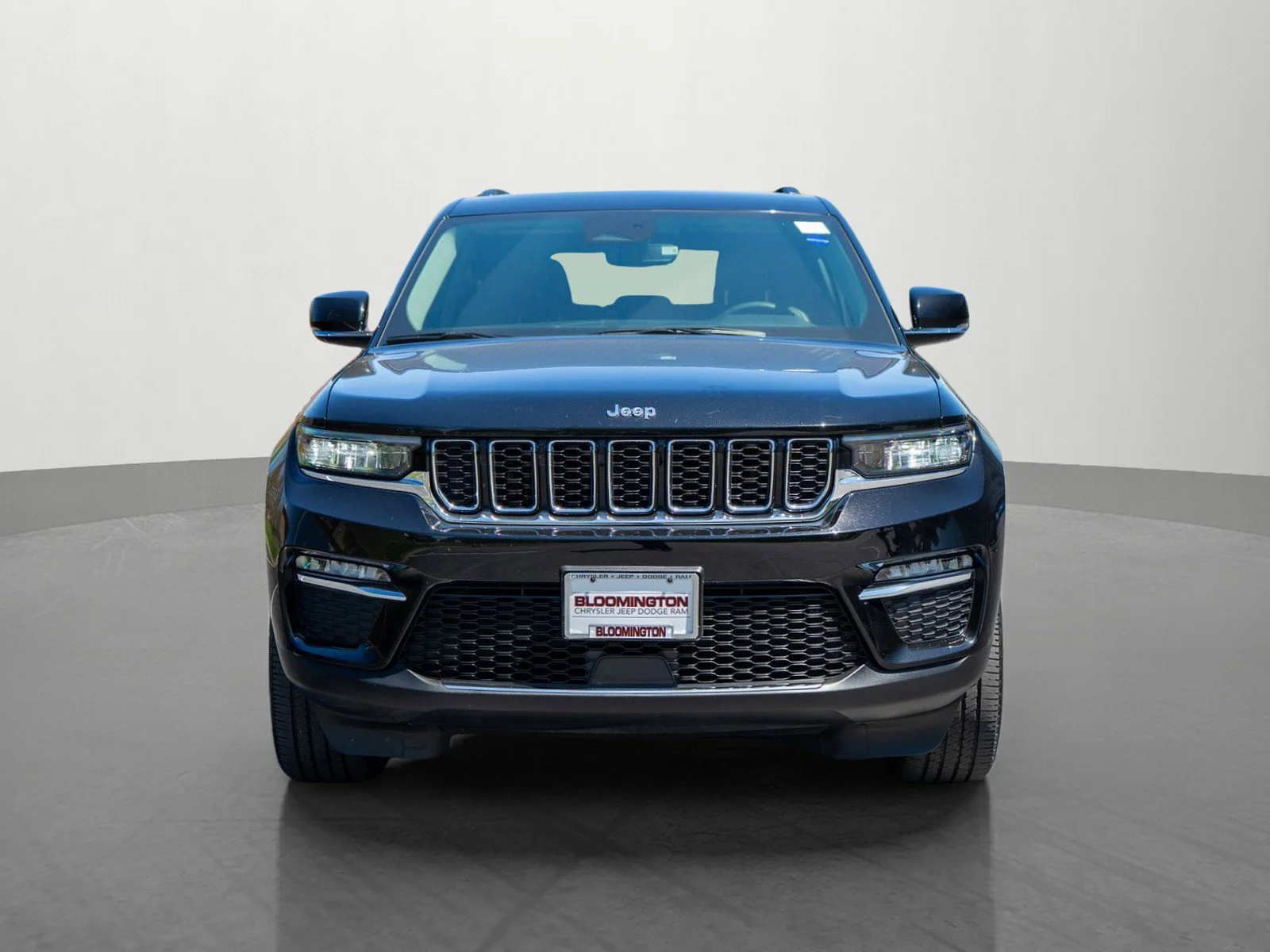 Used 2023 Jeep Grand Cherokee Limited with VIN 1C4RJHBG5PC530471 for sale in Minneapolis, Minnesota