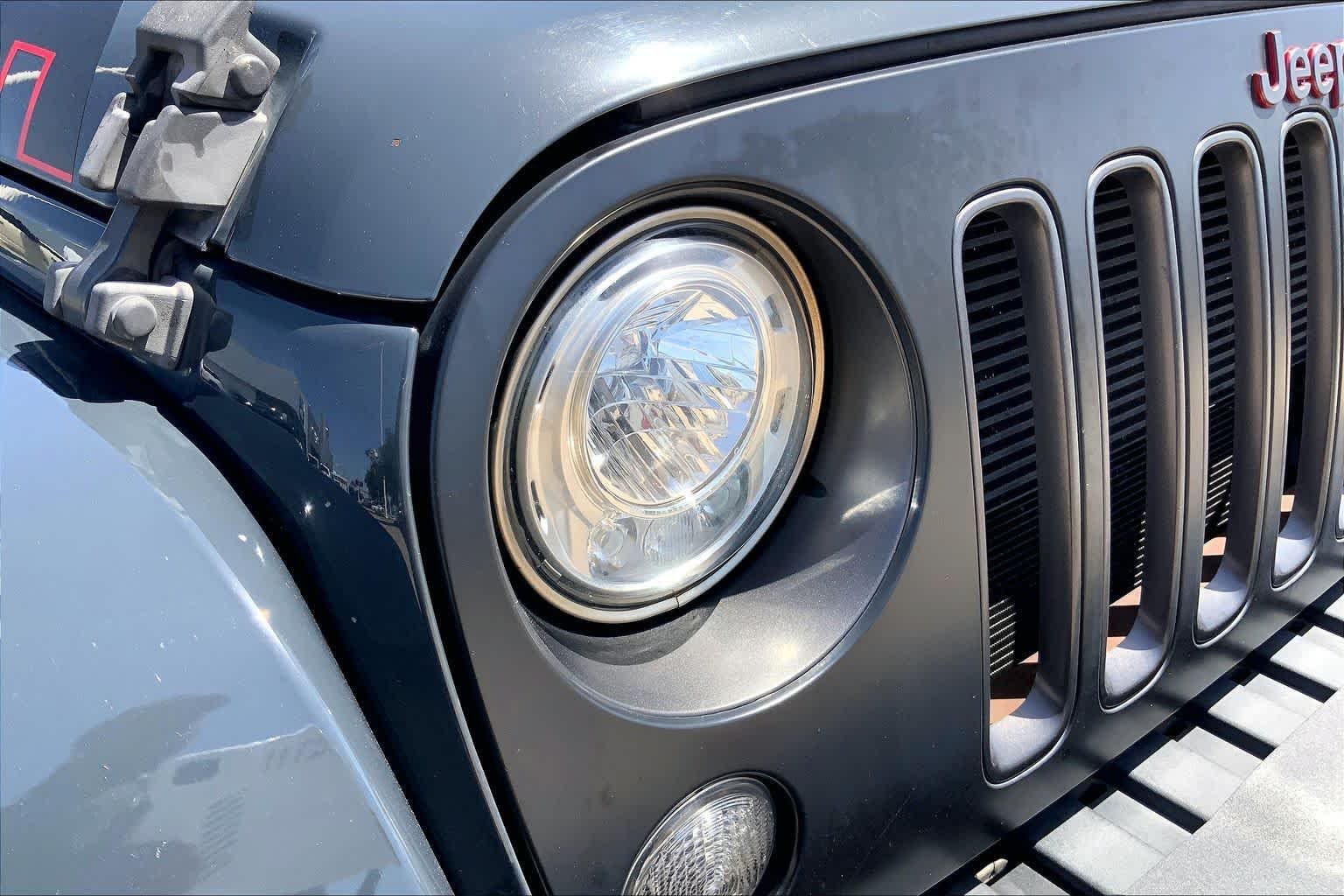 Used 2017 Rhino Clear Coat Jeep Rubicon Recon image 27