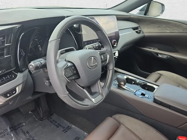 Used 2023 Iridium Lexus 350h Luxury image 16