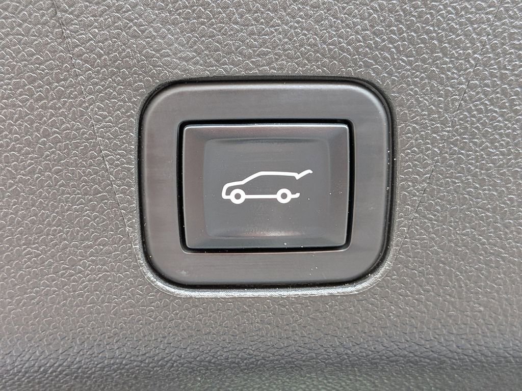 Used 2022 Beige Chevrolet High Country image 16