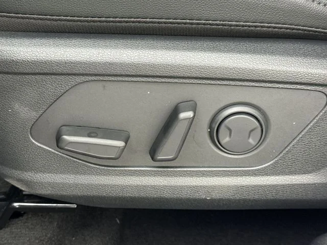 New 2026 Glacial White Pearl Kia EX image 12