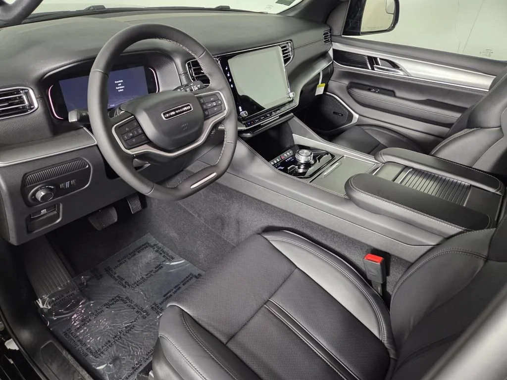 New 2026 High Gloss Black Exterior Paint Jeep Limited Altitude image 12