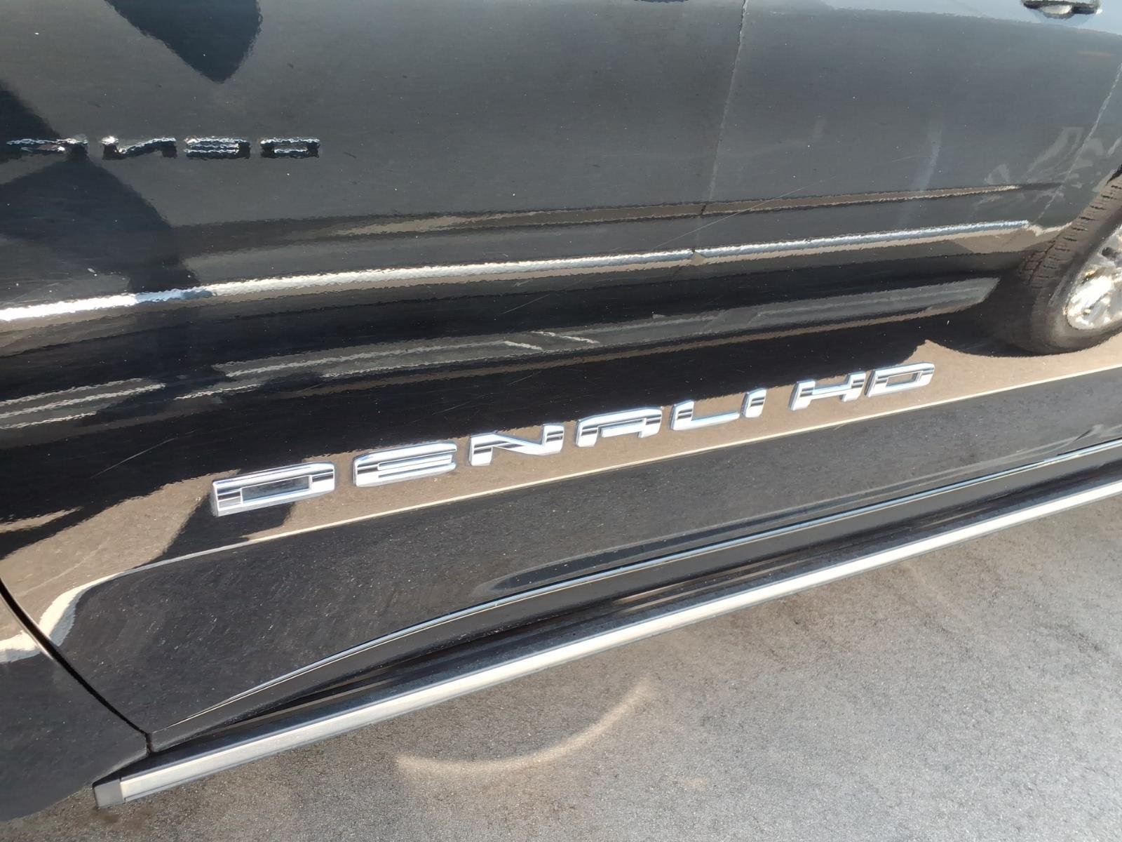 Used 2024 Onyx Black GMC Denali Ultimate image 6