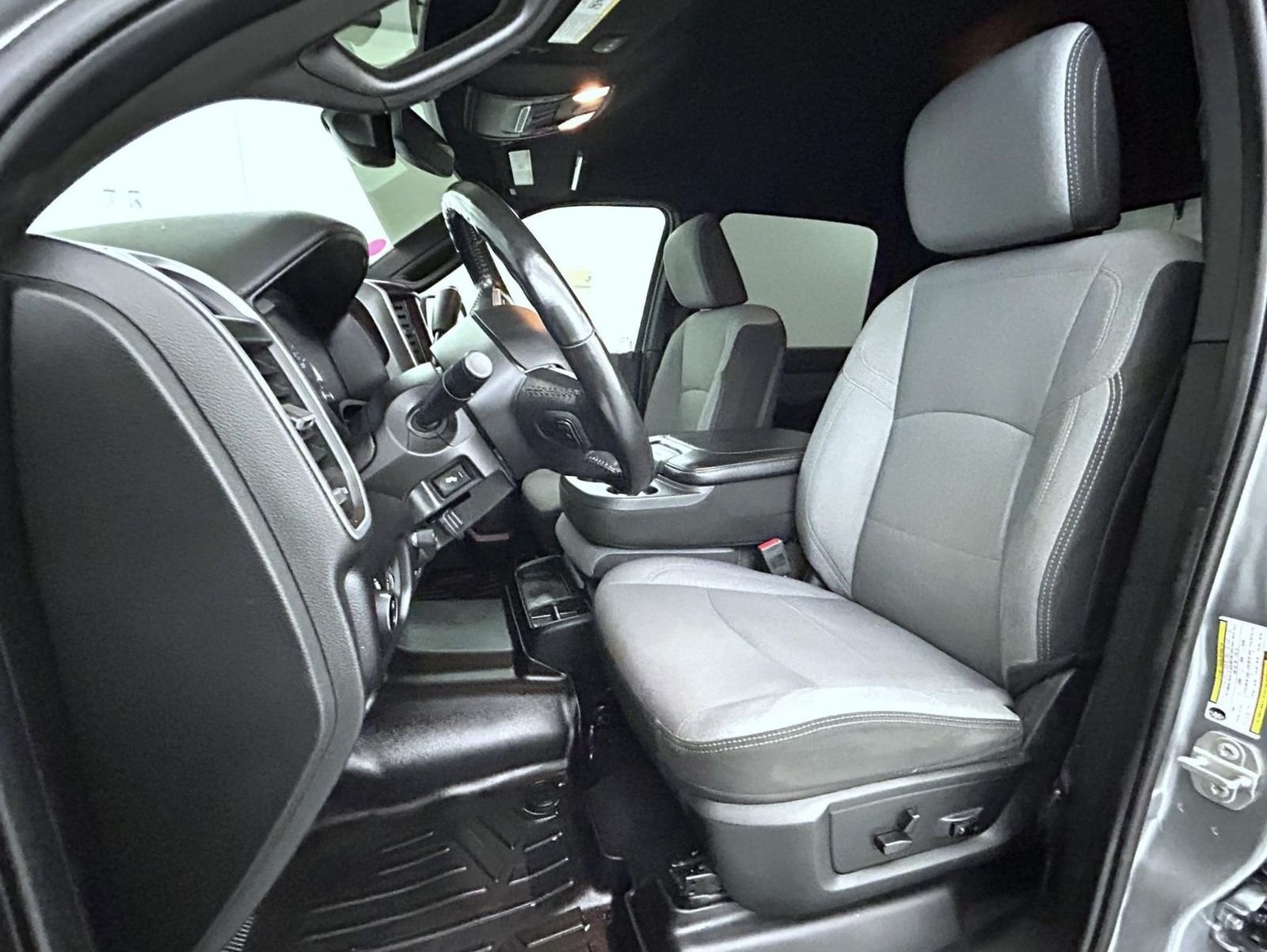 Used 2022 Silver Ram Big Horn image 10