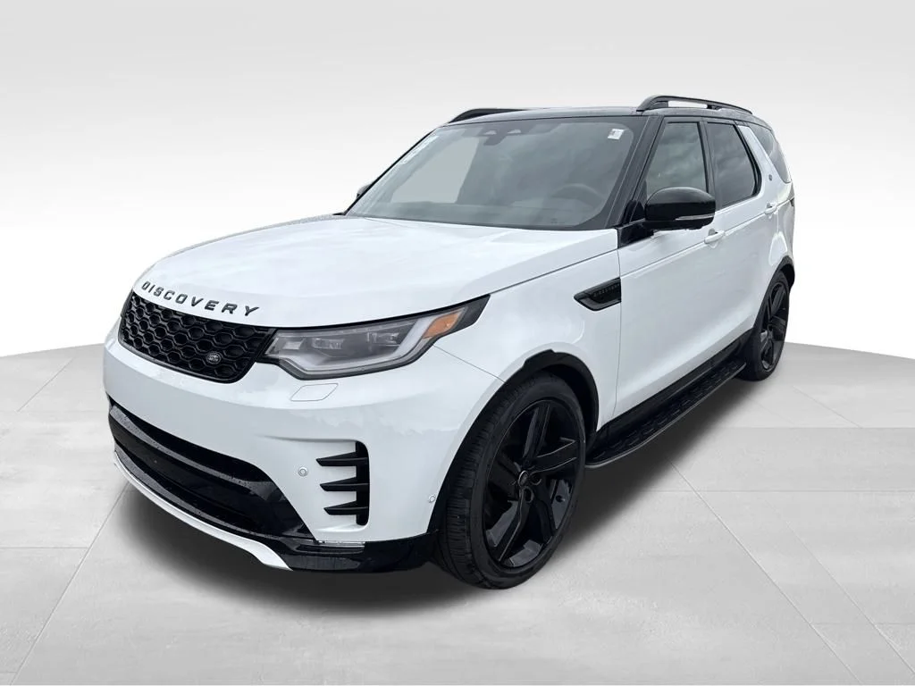 Used 2025 White Land Rover Dynamic SE image 1