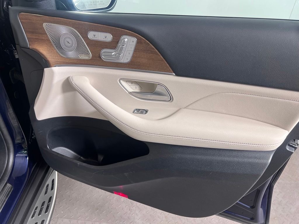 Used 2021  Mercedes-Benz GLS 450 image 16