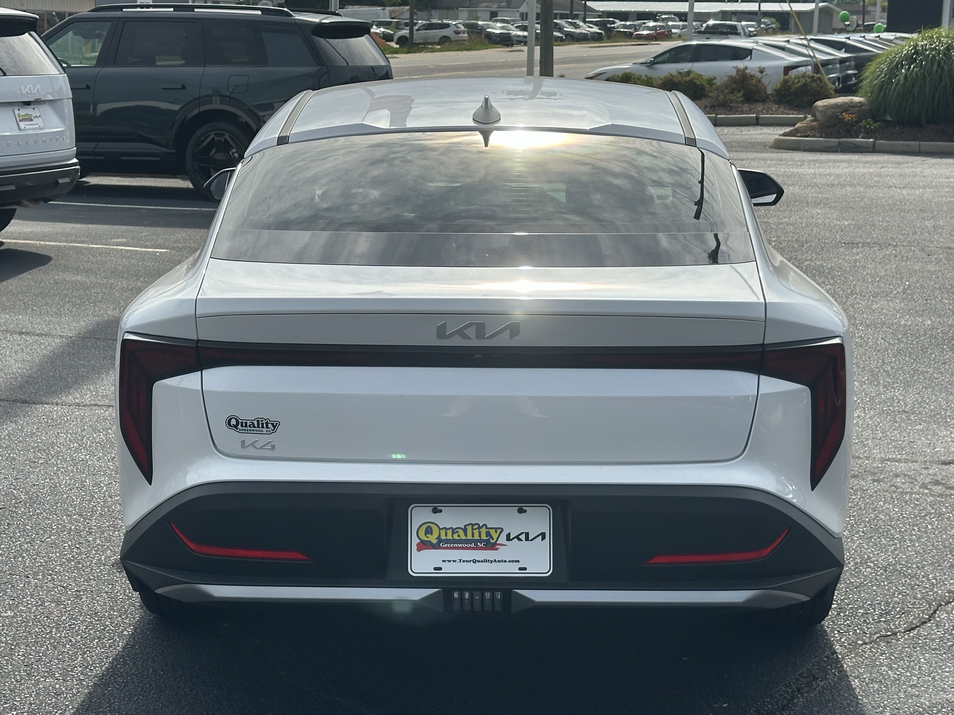 New 2026 Snow White Pearl Kia LXS image 7