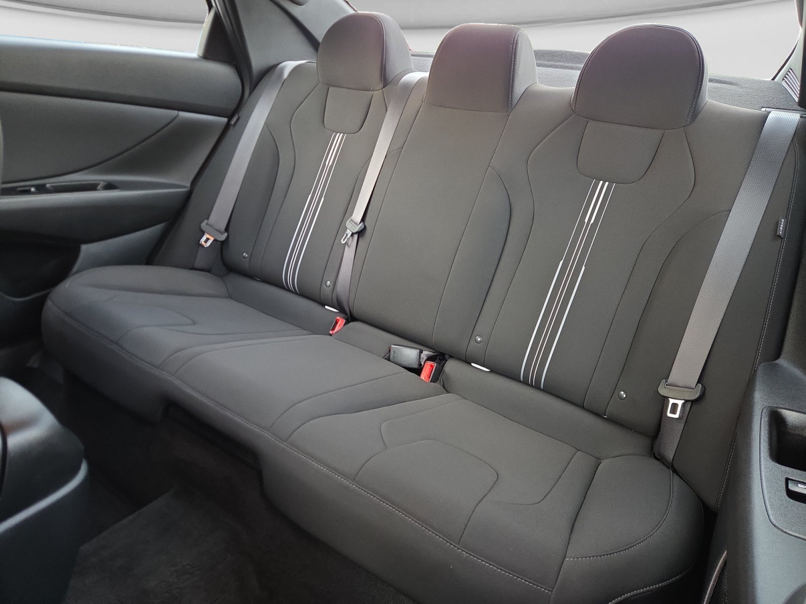 2025 Hyundai Elantra Blue - Photo 13