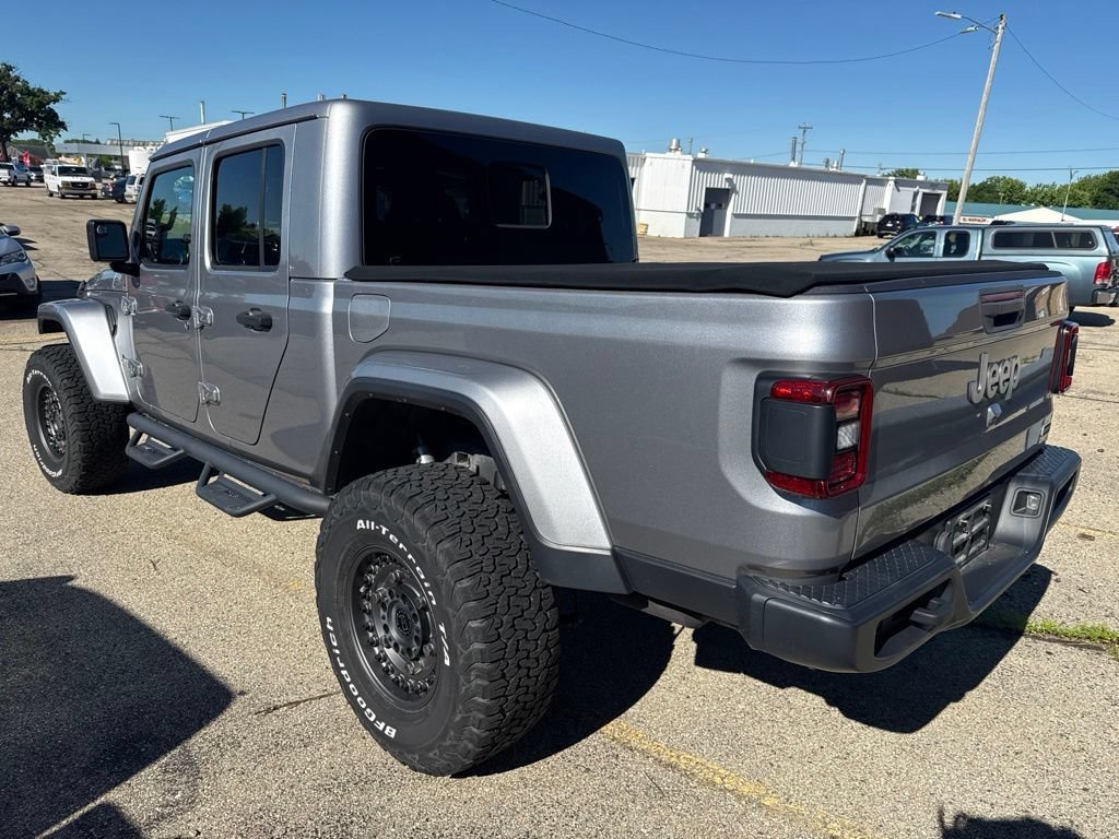 Used 2020 Gray Jeep Overland image 5