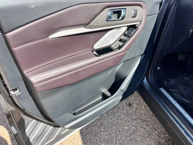 New 2026 Carbonized Gray Metallic Ford Platinum™ image 22