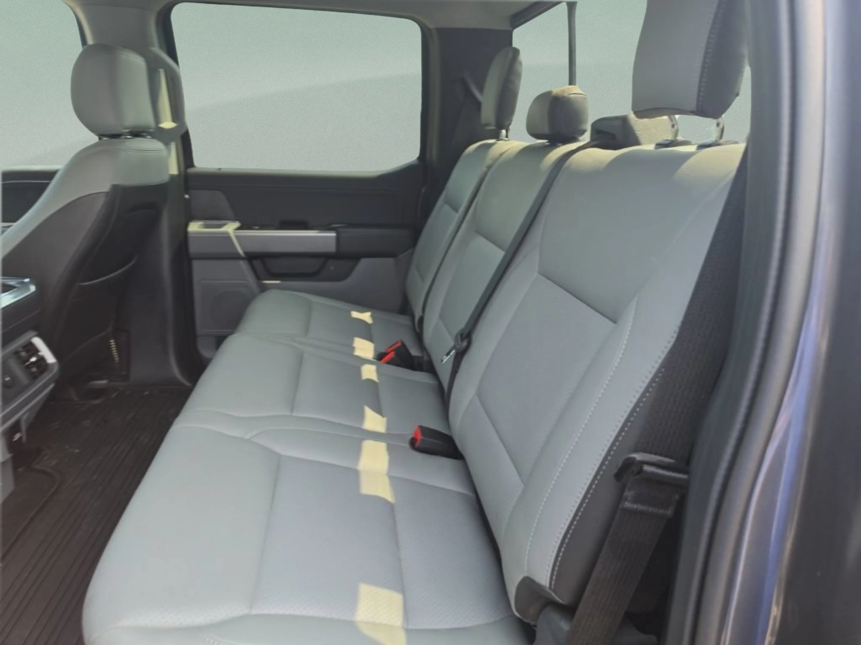 Used 2025 Gray Ford XLT image 28