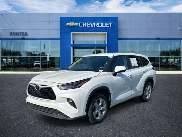 2023 Toyota Highlander LE