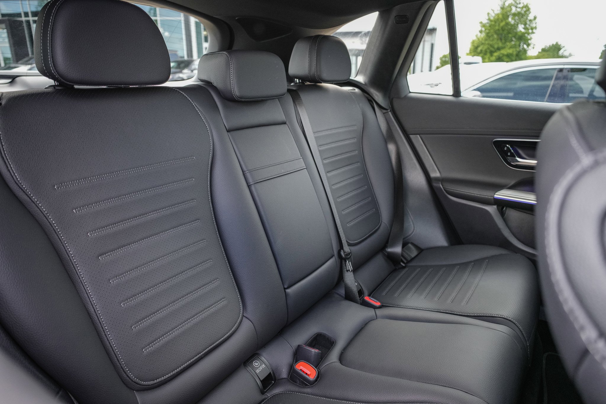 Certified Used 2025 Graphite Gray Metallic Mercedes-Benz GLC 300 image 29