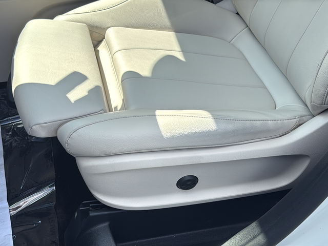 Used 2021 White Mercedes-Benz GLA 250 image 17
