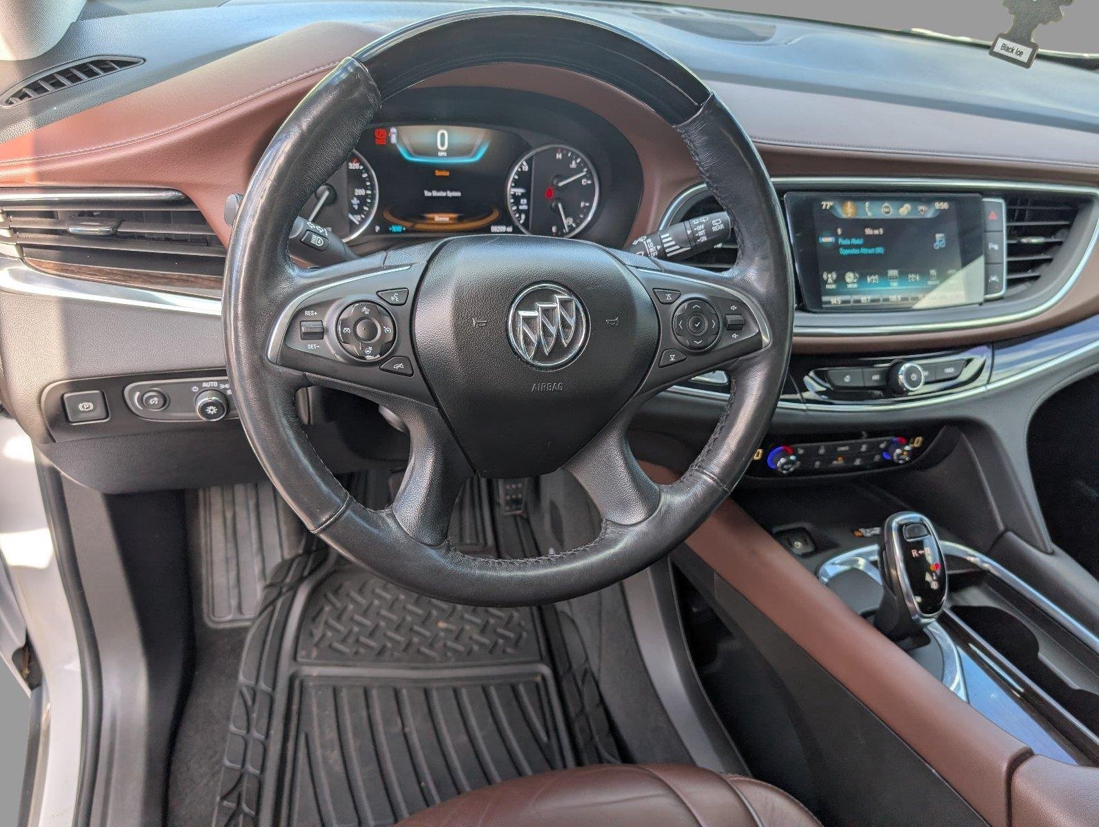 Used 2018 Includes Satin Nickel lower exterior accent color. Buick Avenir image 4