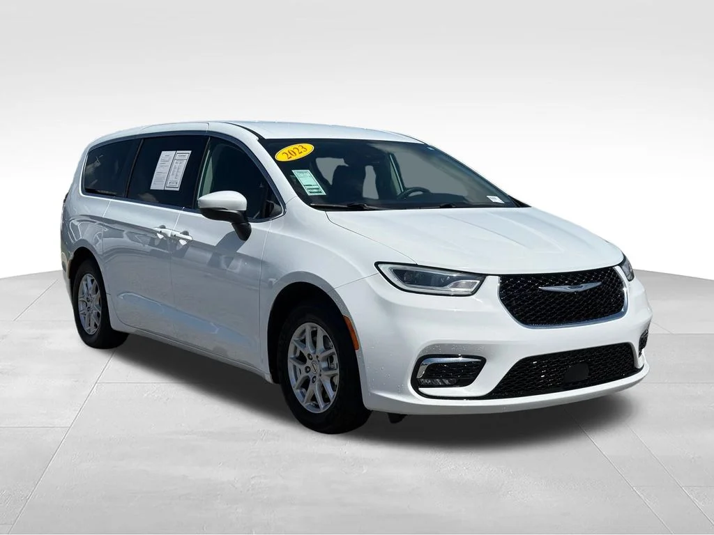 Used 2023 White Chrysler Touring L image 31