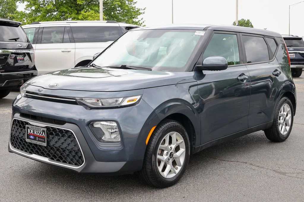 Used 2020 Gray Kia S image 19