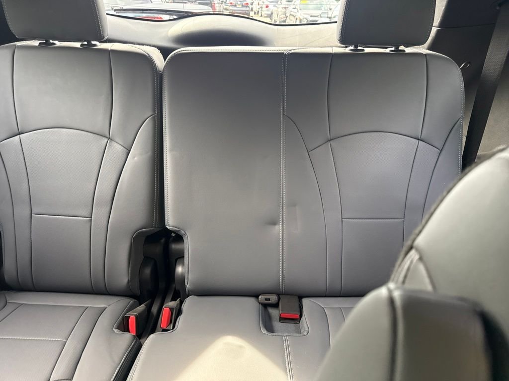 Used 2023 Green Buick Essence image 21