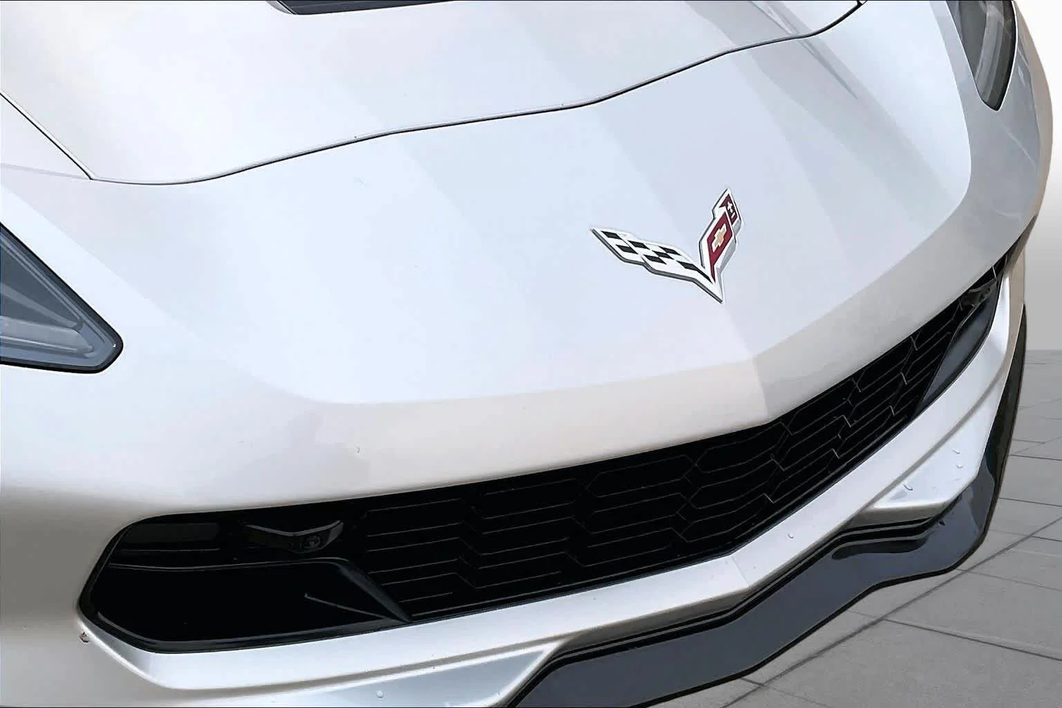 Used 2019 Blade Silver Metallic Chevrolet Grand Sport 2LT image 25