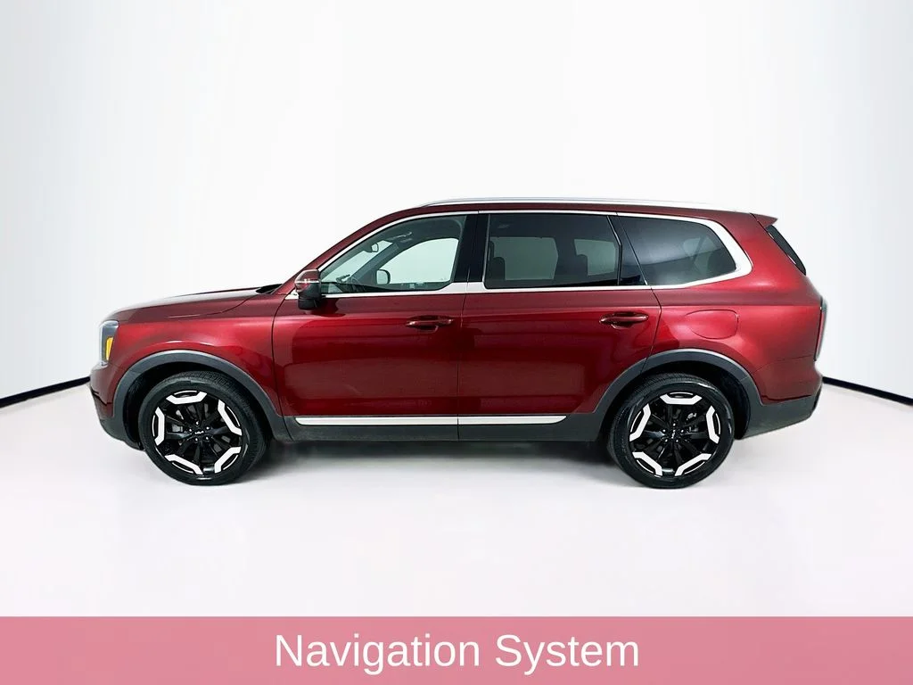 Used 2023 Red Kia EX image 4