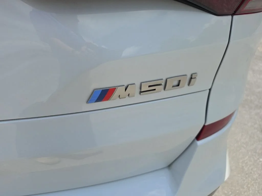 Used 2022 White BMW M50i image 8